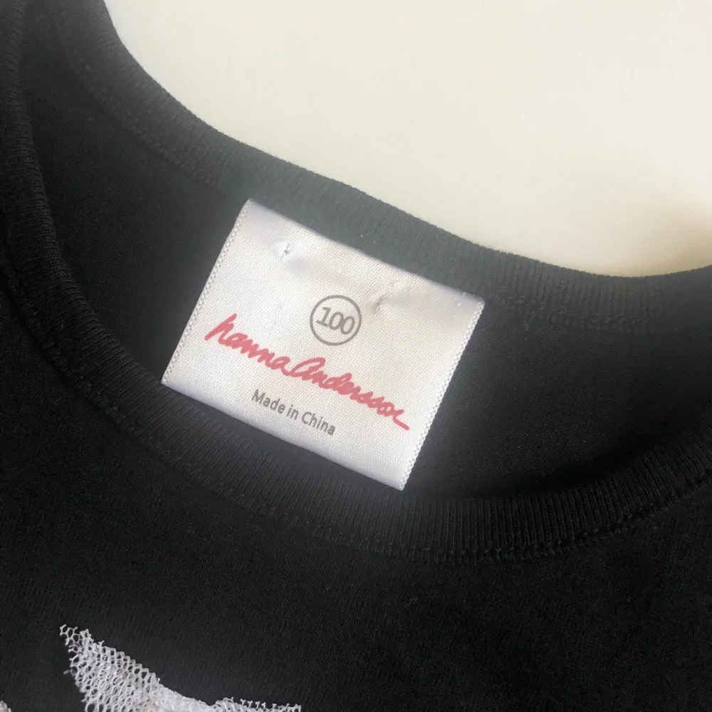 Hanna Andersson snowflake tee